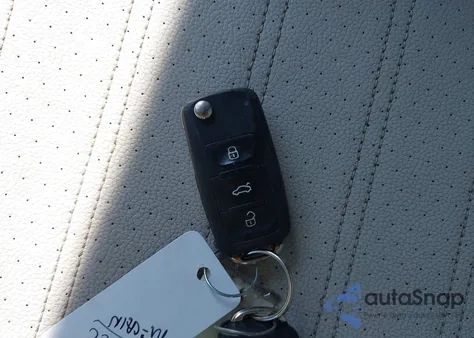 2016 Volkswagen Jetta 1.8T Sport z USA, uszkodzony, nr VIN 3VWD17AJ0GM414253